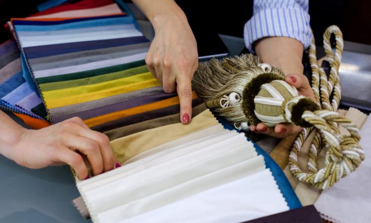 Tipos de tecidos para cortinas e persianas: saiba como escolher